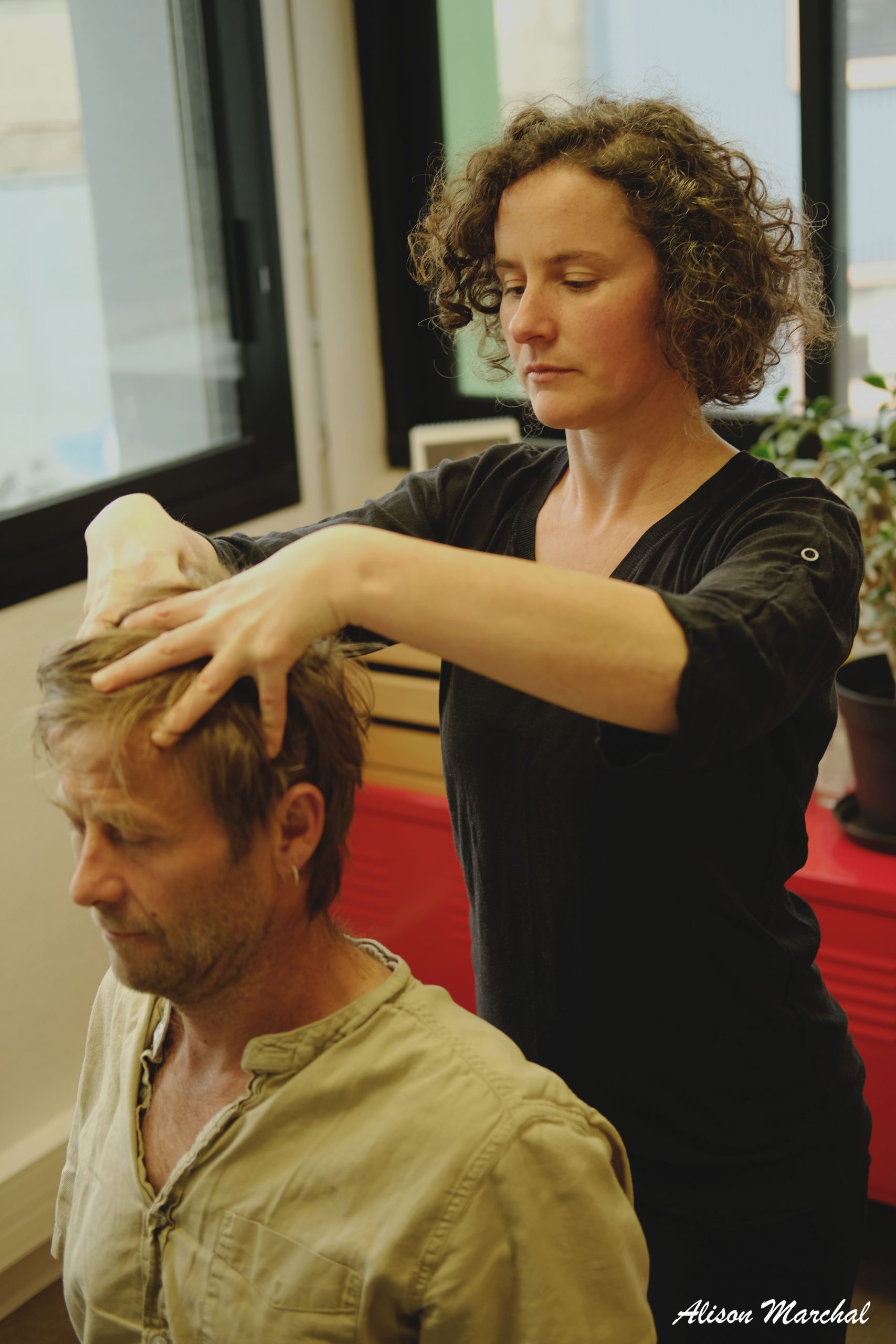 Laure massage assis